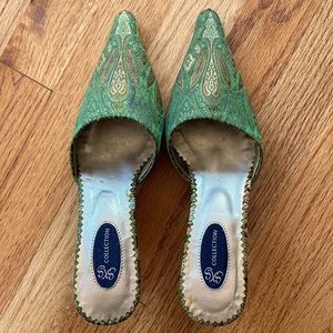 NEW w/ sticker (no box) green/gold paisley mules